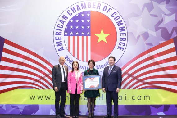 AIP Foundation receives the AmCham CSR Recognition Award 2022 for its contribution to safer mobility across Vietnam